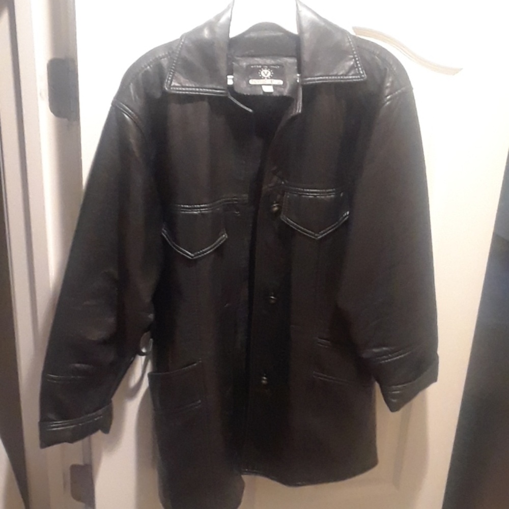 Leather jacket - Picture 2 of 3